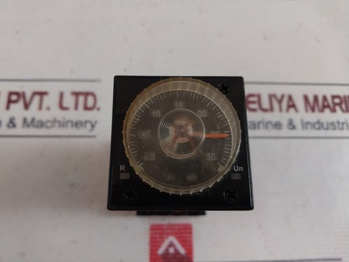 Crouzet TMR48U Timer With Base 0.5 To 30 Sec 8B-2017-W49 - Picture 8 of 9