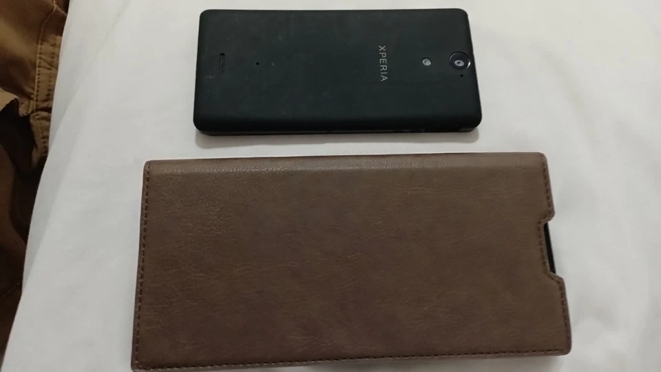Lote de piezas de teléfono Sony como está Experia verde dorado negro con estuche nuevo  Foto 3 de 4