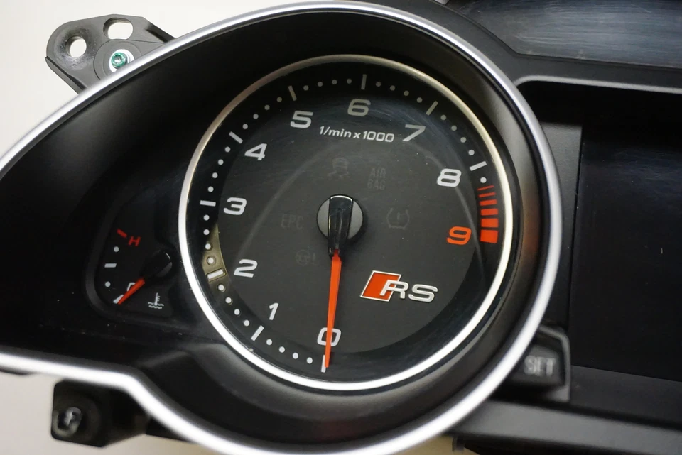 Cuadro de instrumentos velocímetro AUDI RS5 2013-2015 8T0920984H Foto 2 de 4