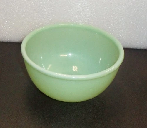 FIRE KING JADEITE BOWL 6" ACROSS 3" TALL HAS FIRE KING OVEN WARE ON BOTTOM