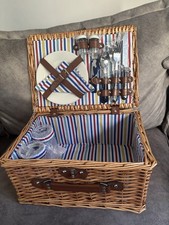 Luxury Wicker Picnic Basket Set For 2