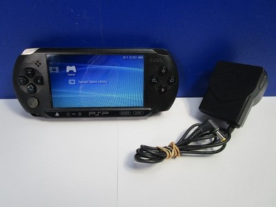 FUNKTIONSFÄHIGE Original SONY PSP STREET E1003 HANDHELD VIDEOSPIELKONSOLE Slim Ladegerät