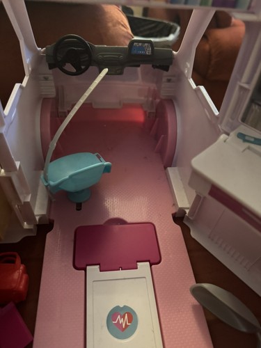 Mattel Barbie Care Clinic 2-in-1 Ambulance & Hospital Playset w/ Gurney!! - Picture 6 of 9