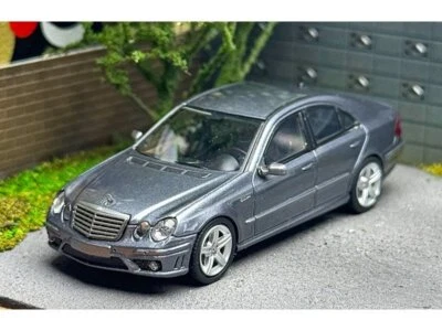 MK MODELS MB Mercedes Benz E63 (W211) - Gey tenorita - Modelos MK 1:64