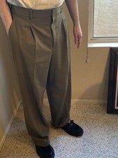 Uniqlo olive pleated wide pants