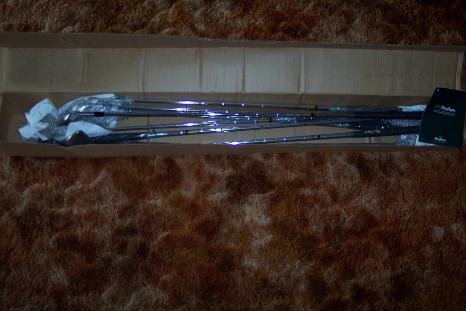 Vintage Mac Gregor Golf Clubs Iron set Brand new in the box - Image 2 of 4