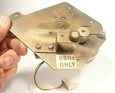 ROWE JUKEBOXES RI-3 / RI-4 / CTI-2 / R-84 to R-94 MECH PART:  TURNTABLE  MOTOR