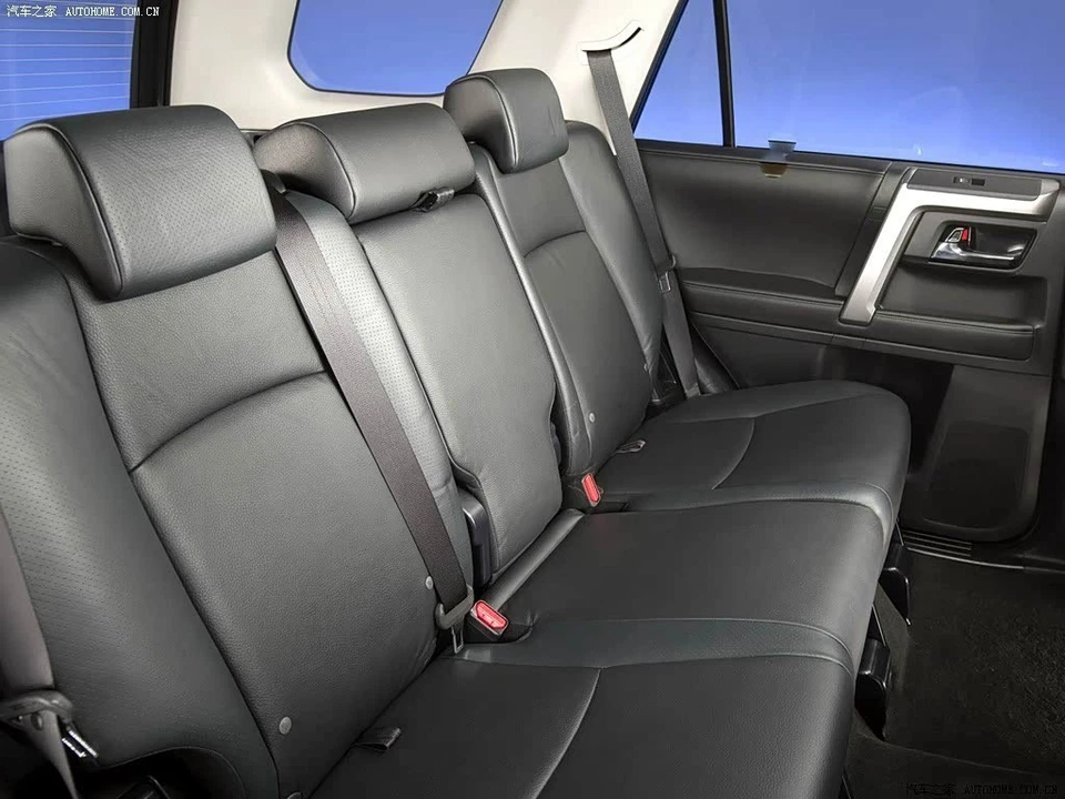 CUBIERTAS DE CUERO PERSONALIZADAS MOTOPTES PARA CAMIONETA TOYOTA 4RUNNER 2010-2024 Foto 3 de 4