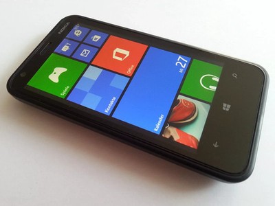 NOKIA LUMIA 620 NEUW.-8GB-BLACK-3,8''-EXTRAS-KEIN SIMLOCK-RECHNUNG-DHL VERSAND