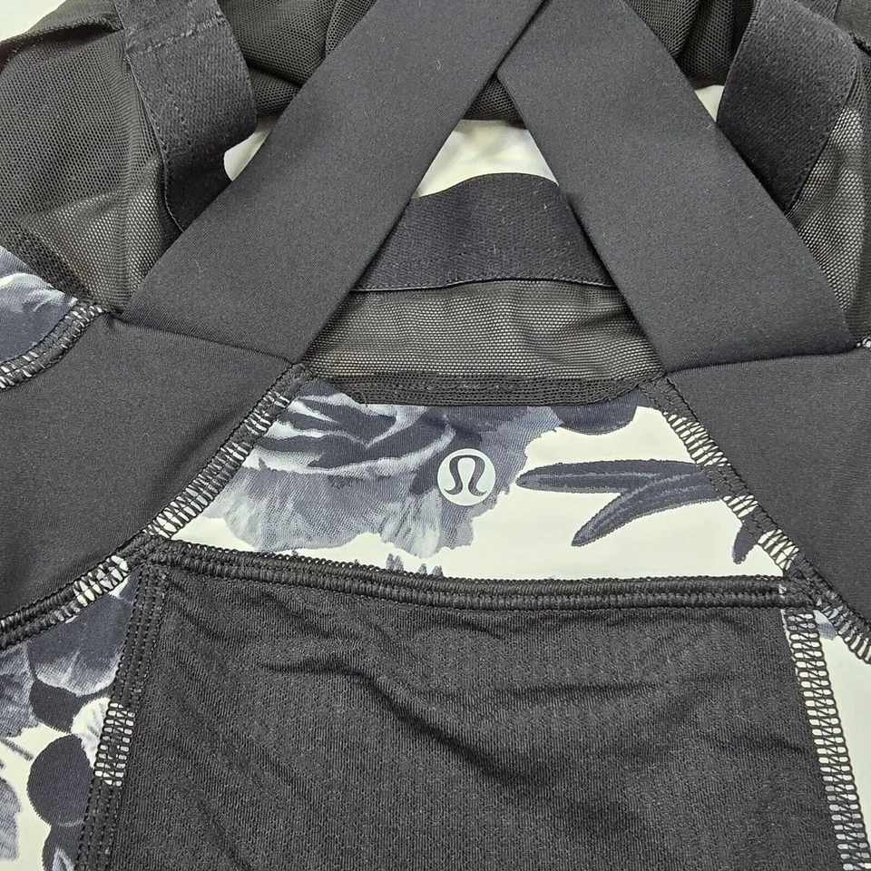 Regata Feminina Lululemon Cool Racerback Brisk Bloom Preto Branco Floral Tamanho 4 - Imagem 3 de 4
