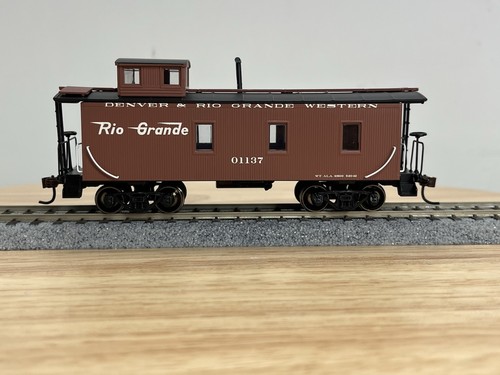 Roundhouse HO Denver & Rio Grande Western D&RGW 3 Window Wood Caboose #01137 - Picture 5 of 11