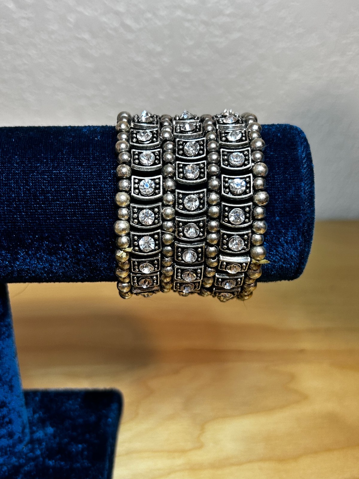 Beautiful Silver Clear Crystal Statement Stretch … - image 1