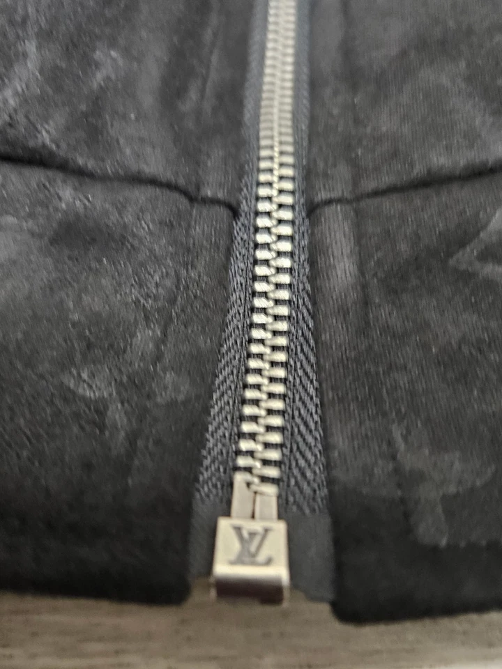 Chaqueta de gamuza Louis Vuitton talla L negra para hombre Foto 3 de 4