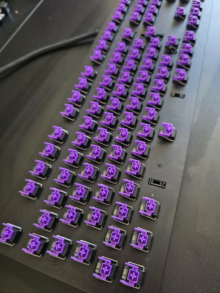 Razer Huntsman Elite Opto-Mechanical Gaming Keyboard (Purple Clicky Switches) - Image 4 of 4