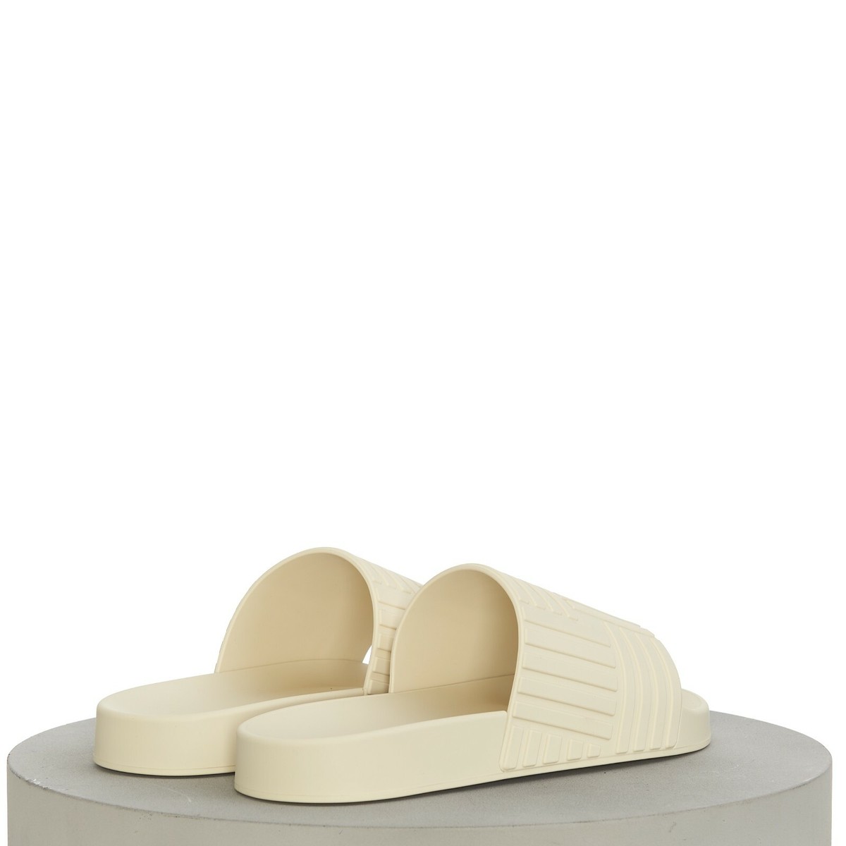 BOTTEGA VENETA 690105 Men\'s Slider Pool Slide‎ Sandals In White Rubber, sz 46 BOTTEGA VENETA 520$ Slide Sandals - Sea Salt Beige Rubber  main image 4