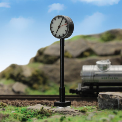 3 Stück Spur N 1:160 Bahnhofsuhr Fertigmodell Modell Lampe Licht Bonsai Dekor