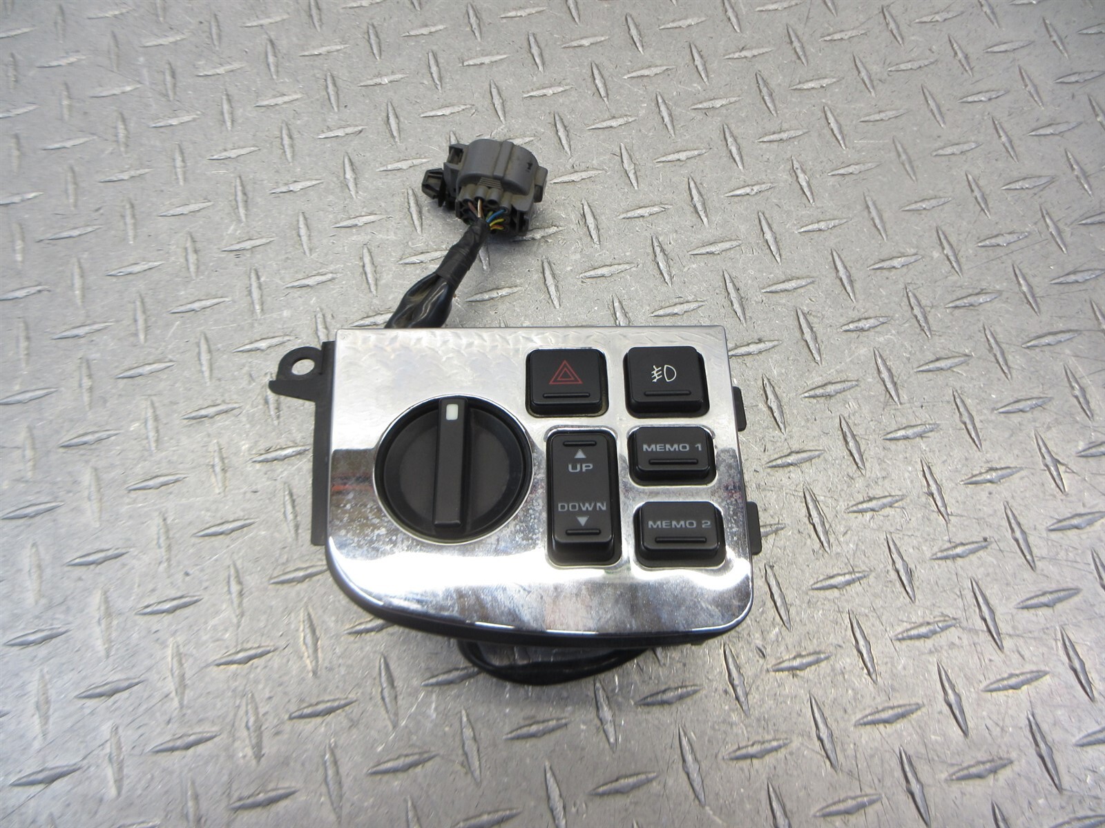 2006 0610 Honda GL1800 Goldwing Headlight Height Hazard Controls