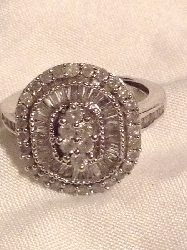 BEAUTIFUL ESTATE SOLID 10K WHITE GOLD DIAMOND RING 3.35 GRAMS SZ 7