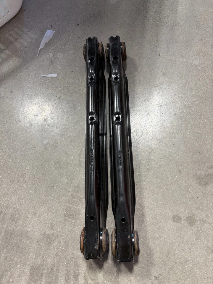 Brazos de control inferiores traseros Chevy Impala SS Caprice Roadmaster 1994-1996 OEM - Par Foto 2 de 4