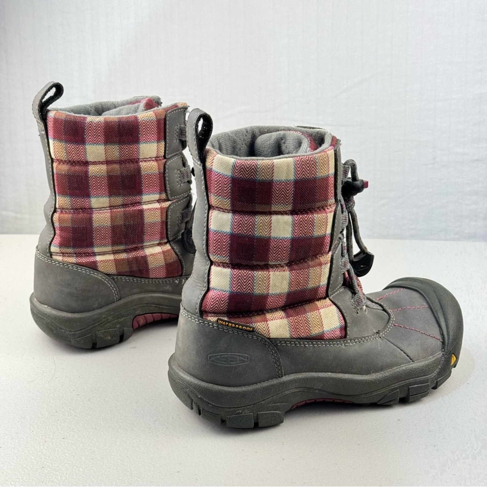 Stivali Keen Loveland impermeabili bambini rosa a quadri grigi 200 g isolati taglia 1 EUR 33