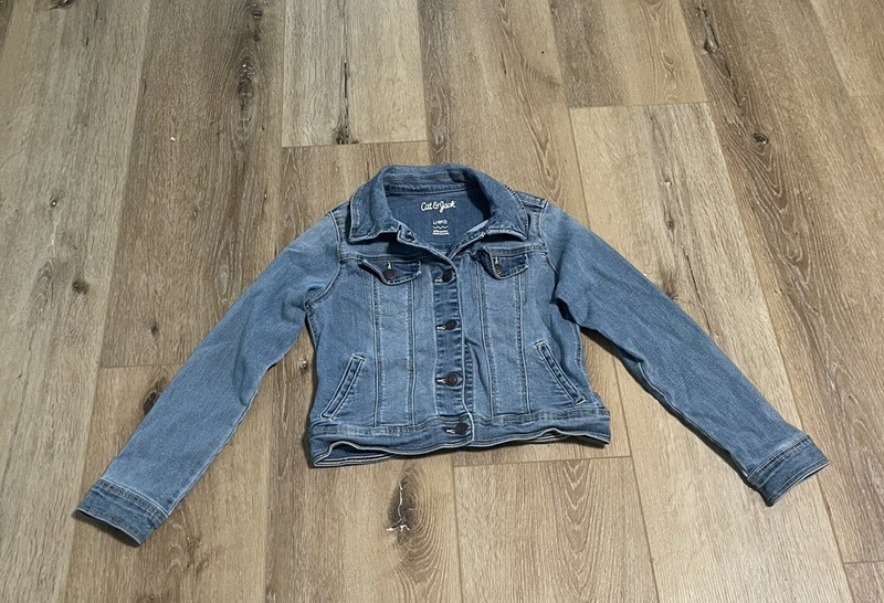 Cat and Jack Girls Jean Jacket size  L 10/12