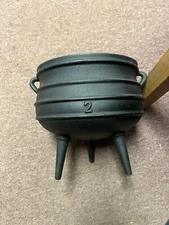 cast iron cauldron pot 9" x 9"
