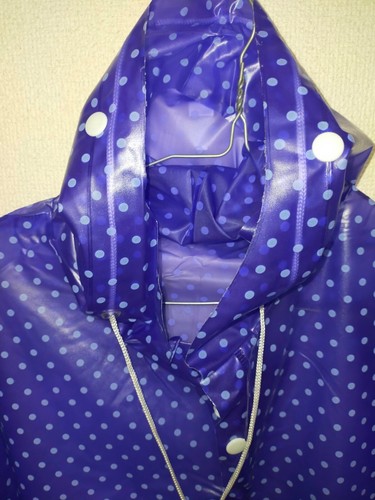 Blue PVC vinyl sleeveless raincape hooded poncho rainwear translucent dots - Picture 8 of 17