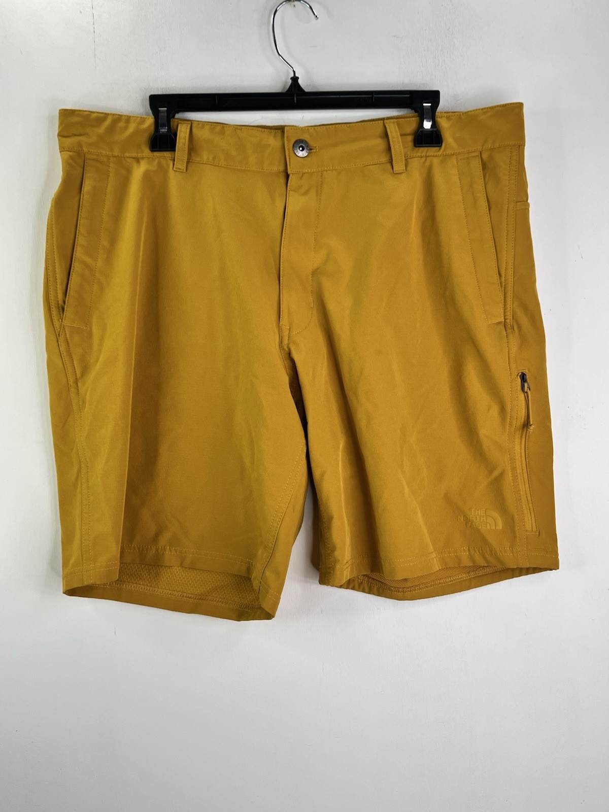 The North Face Shorts Men 38 Yellow Rolling Sun Flashdry Pockets Hiking NF0A3T2Q thumbnail 2