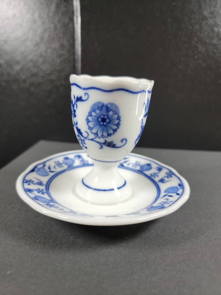 Vintage Meissen Egg Cup Blue Onion with attached underplate