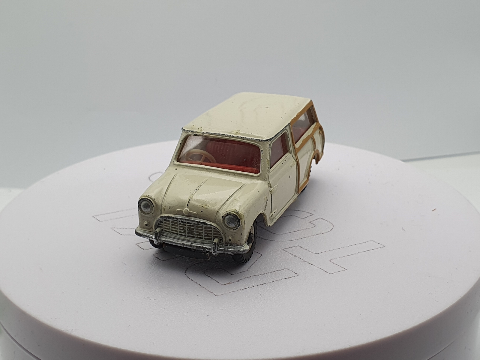 Morris Mini Traveller Dinky Toys 1/43