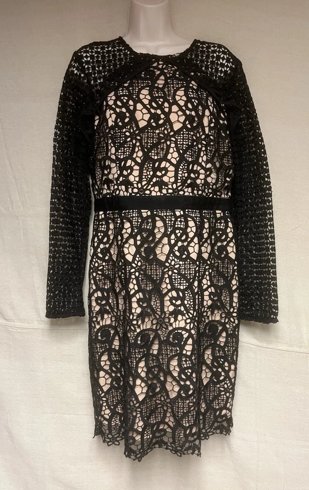 Vestido de cóctel grande impecable para mujer negro sobre beige de Barneys New York Foto 2 de 4