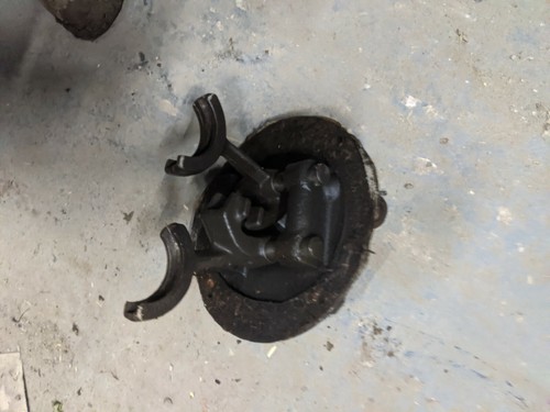 FORDSON MAJOR TRANSMISSION FILLER COVER AND SELECTOR PLATE - 第 1/2 張圖片