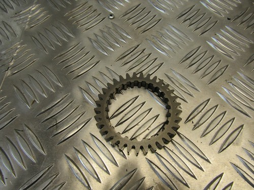 Suzuki GSXR 600 750 1000 oil pump drive gear (2000 - 2007) - Picture 2 of 2