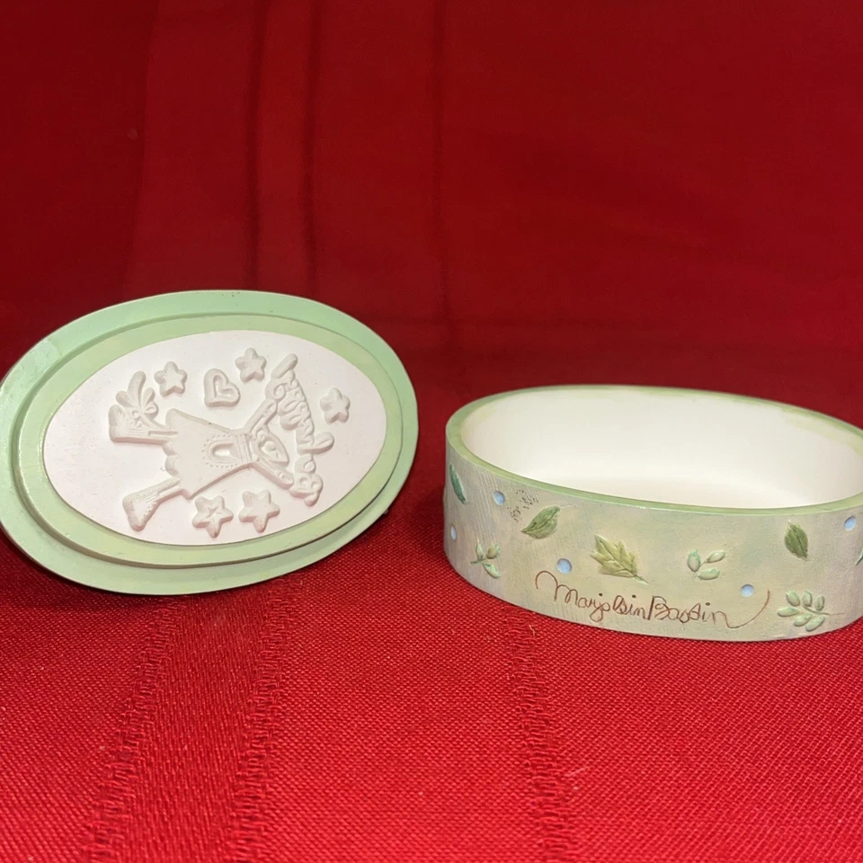 Caja y sello de baratija Marjolein Bastin de colección Que nada más que la felicidad pase Foto 3 de 4