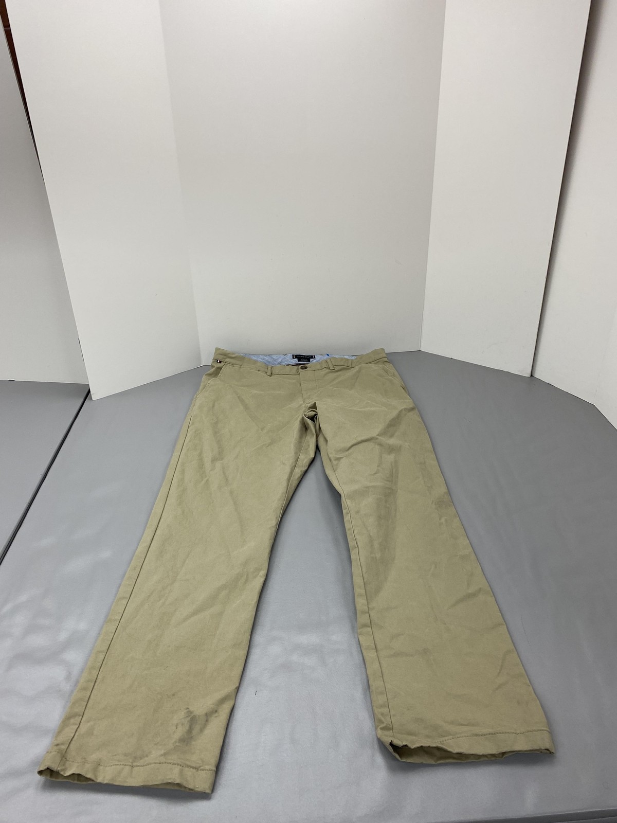Tommy Hilfiger Mens 36x34 Khaki Stretch Chino Pants Straight Fit Beige Casual