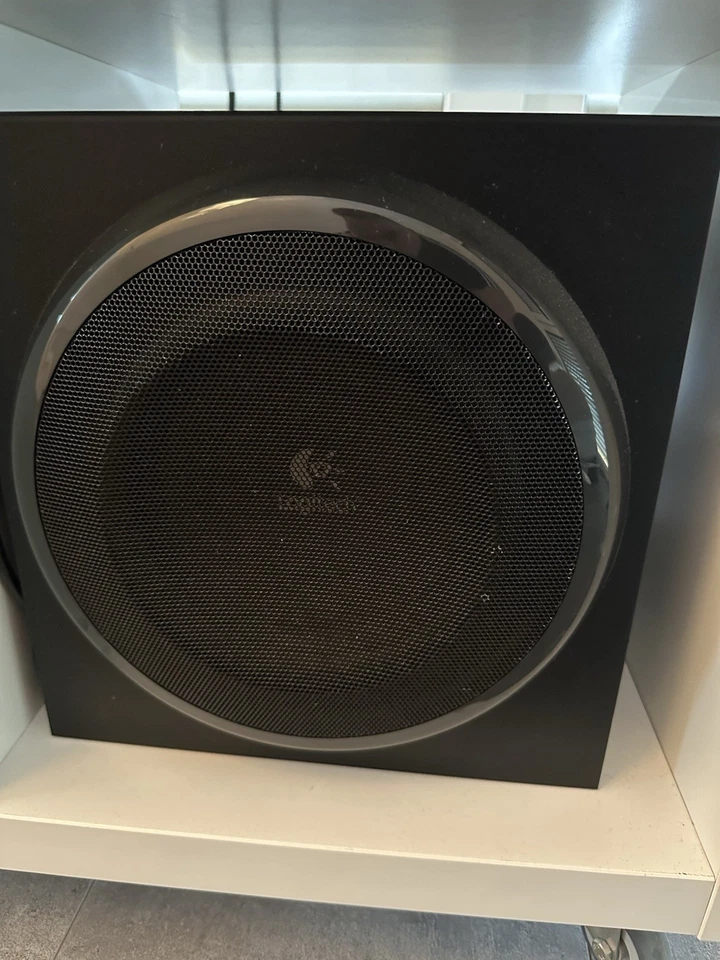 Logitech Z906 5.1 Sound System, Lautsprecher mit Surround Sound, THX, - Schwarz - Bild 2 von 4