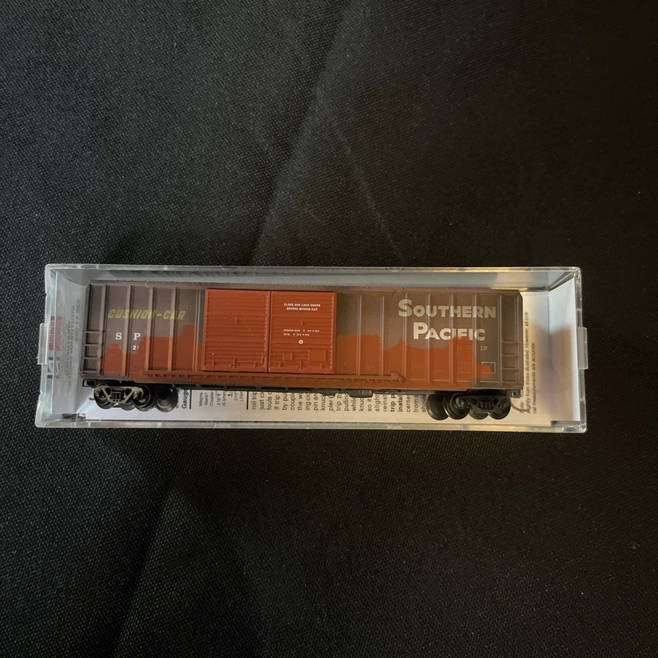 50’ Rib Side Box Car With Double Doors Weathered Southern Pacific 0304-4050 - Image 2 of 3
