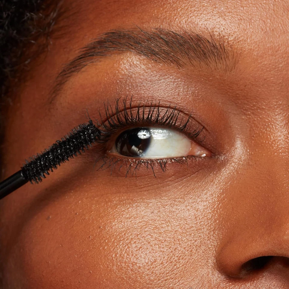 Rímel impermeable Eyeko Beach - Volumen y elevación - Infusión de aceite de coco - Vegano 8 ml Foto 4 de 4