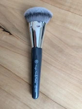 New BK Beauty Angie Hot & Flashy A101 Contoured Foundation Brush **TRAVEL SIZE**