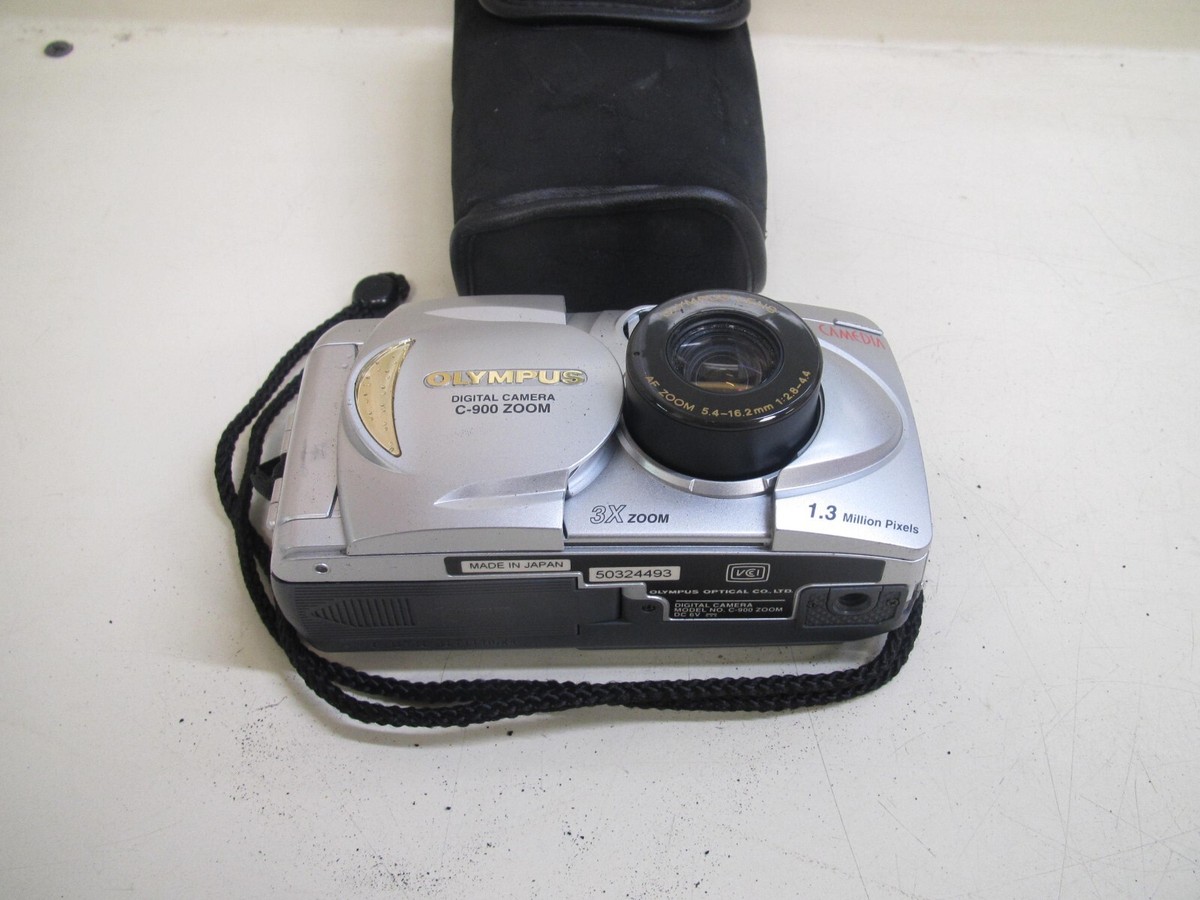 Olympus Optical C-900 Zoom Digital Camera 1.3MP Megapixel 3x
