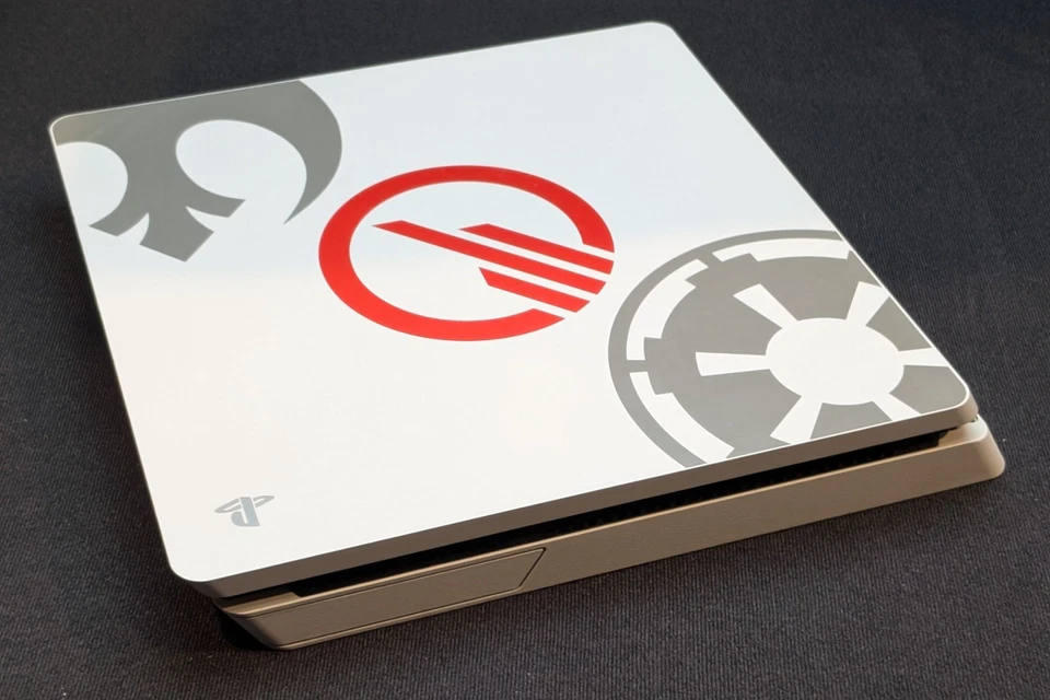 PlayStation 4 Slim 1TB Star Wars Battlefront 2 Limited Edition Console - Image 3 of 4