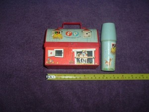 VINTAGE PLASTIC FISHER PRICE TOYS LUNCH BOX PAIL 1962 WITH THERMOS