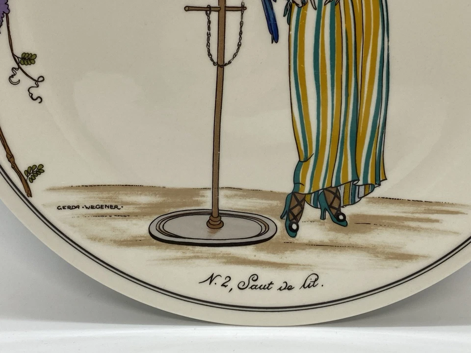 Villeroy & Boch 20cm Salad Plate Design 1900 No. 2 Saut de Lit, Parrot Wisteria - image 3 of 4