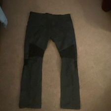 Men's Black Solid Pants with Zipper Pockets Knee Panels Regular Size