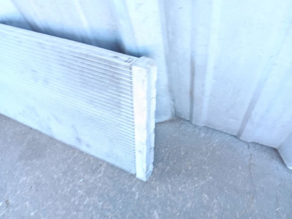 09-15 BMW 750i Radiador Pequeño Auxiliar 17117576827 Foto 2 de 4