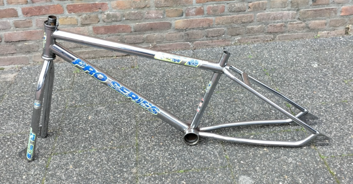 GT BMX PRO SERIES 24 INCH 1990 old school VINTAGE BMX frame AND