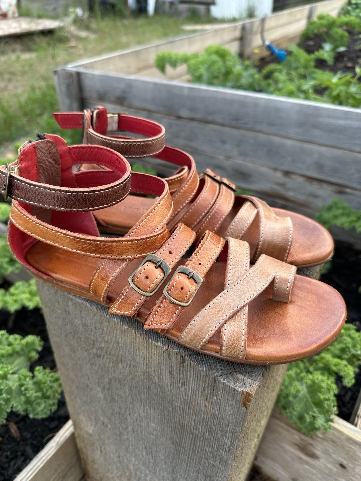 Bed:Stu Miya Women's Size 9 Tan Rustic Leather Sandals