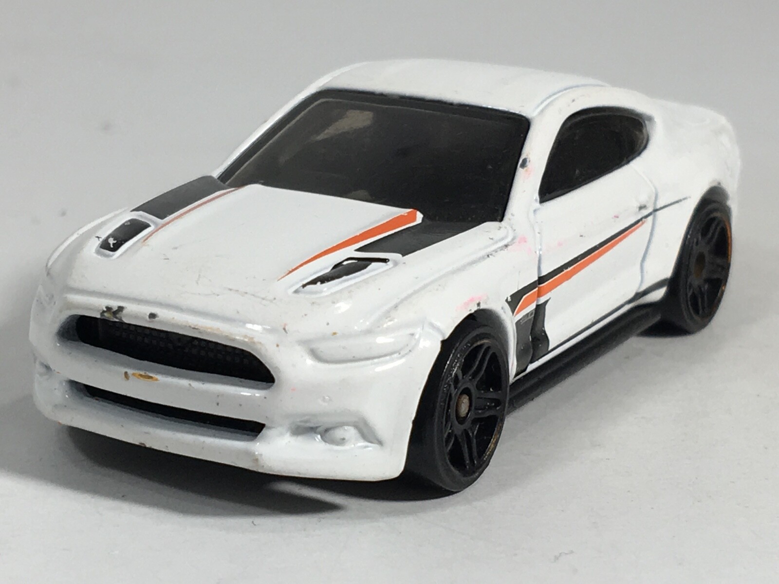 Hot Wheels 2016 2015 Ford Mustang GT White HW Muscle Mania Series Malaysia Loose