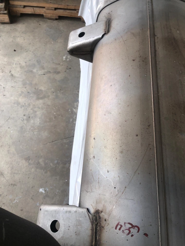 Silenciador de escape Volvo S60 T5 2014 con conjunto de amortiguador de expulsión de tubo 82139367 fabricante de equipos originales Foto 4 de 4