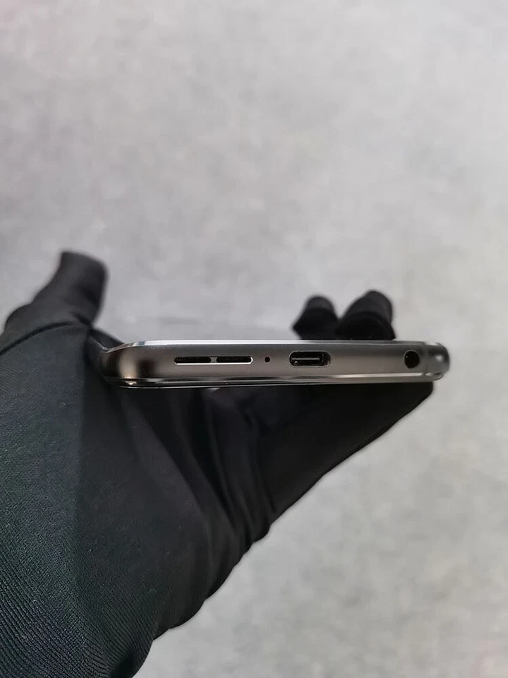 95%Ne w ASUS ZenFone 6-128 GB /256GB- Midnight Black (Unlocked) Flip camera - Image 4 of 4